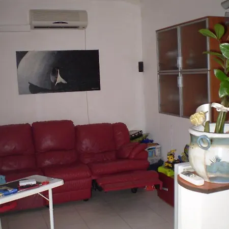 Apartment Casa Panorama Monte Camicia 1 *